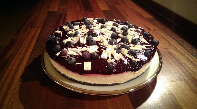 Cheesecake med blåbærpuré